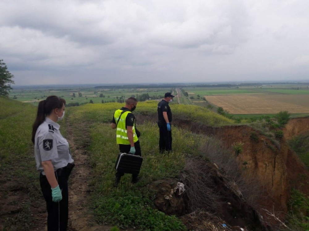 Caz cutremurător la Căușeni: Adolescent de 16 ani ucis cu bâta în cap, iar cadavrul aruncat într-o râpă